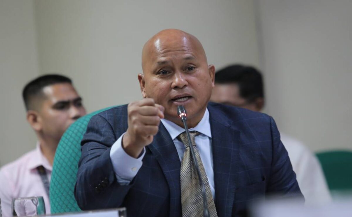 Sen. Ronald `Bato' Dela Rosa makes a point during a hearing