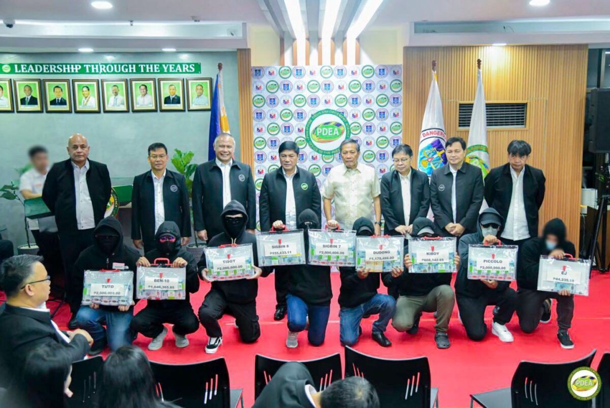8 PDEA tipsters get P11.6 million reward